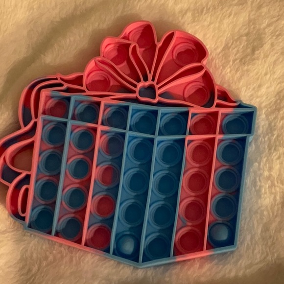 Gift fidget bubble pop toy - Picture 3 of 3